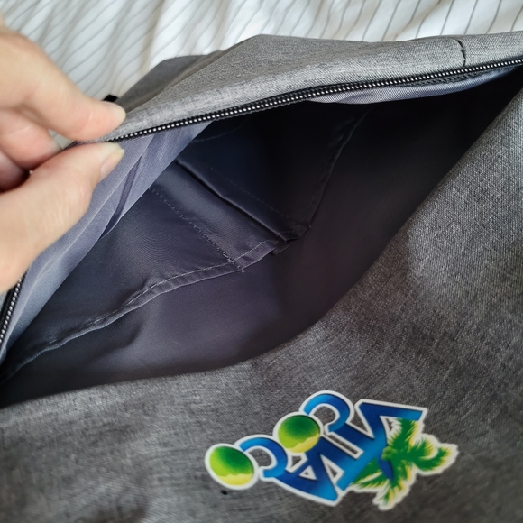 Padded backpack - Picture 7 of 10